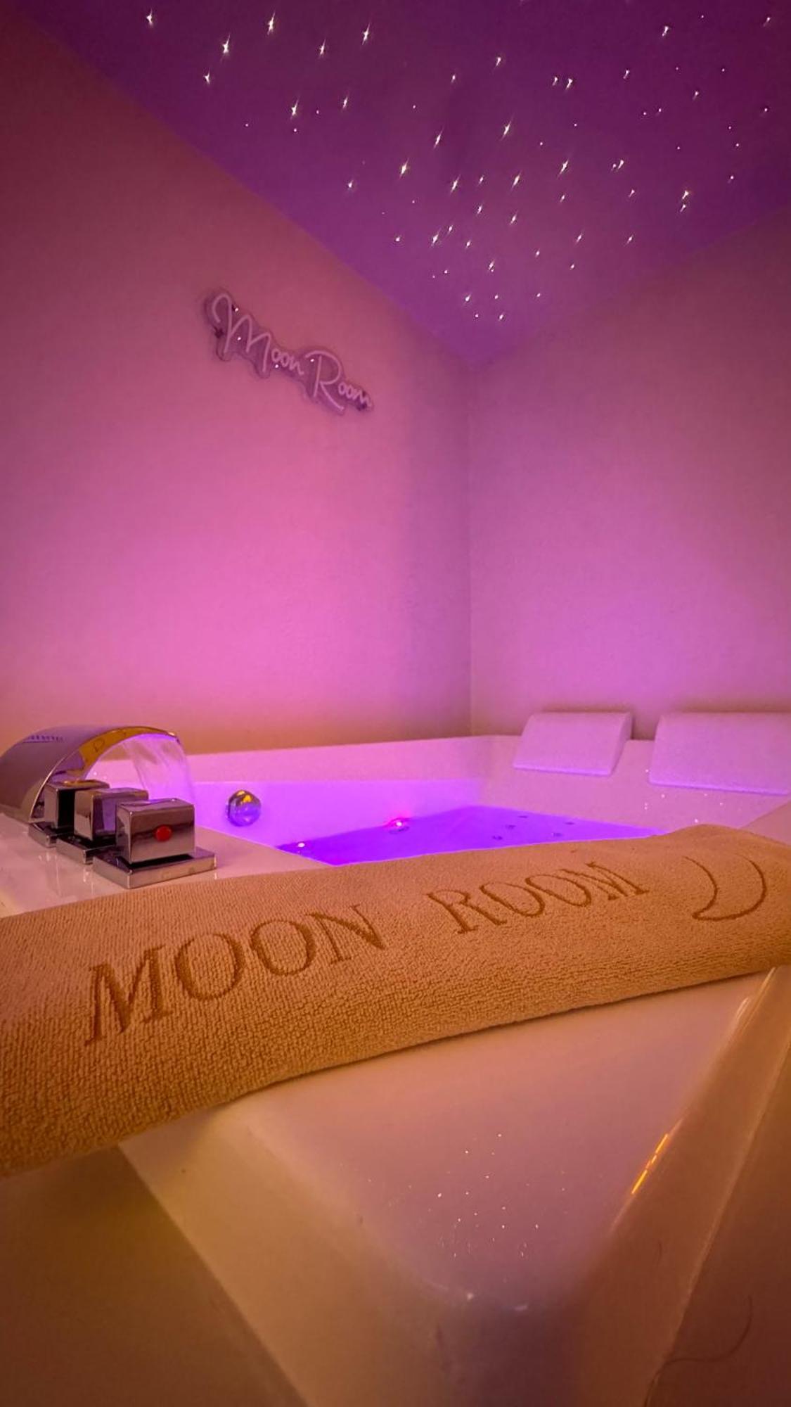 Moon Room, Nuit Insolite - Ollioules Toulon Var Екстер'єр фото